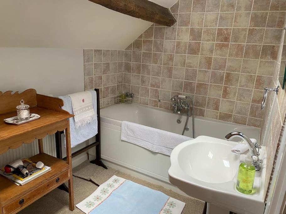 Cottage Barn Conversion On Working Farm Worcester Kültér fotó